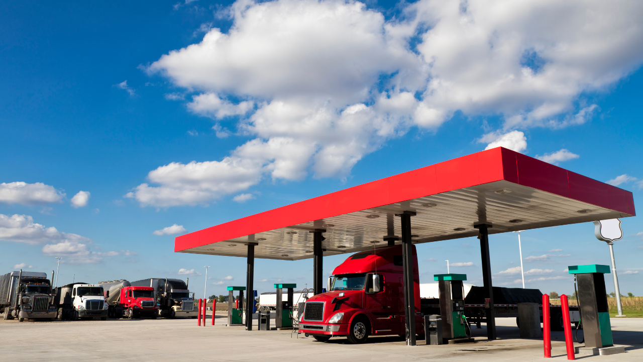 Essential Amenities at Truck Stops: What Drivers Can Expect